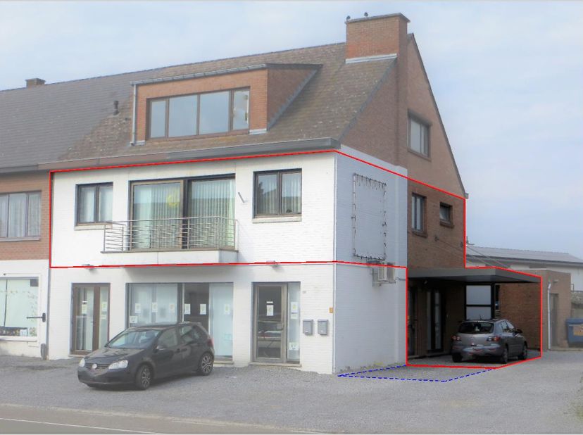Dit appartement maakt deel uit van een kleinschalig project in Houthalen-Oost, Weg naar Zwartberg 141, met 2 appartementen en 1 commerciële ruimte. Di